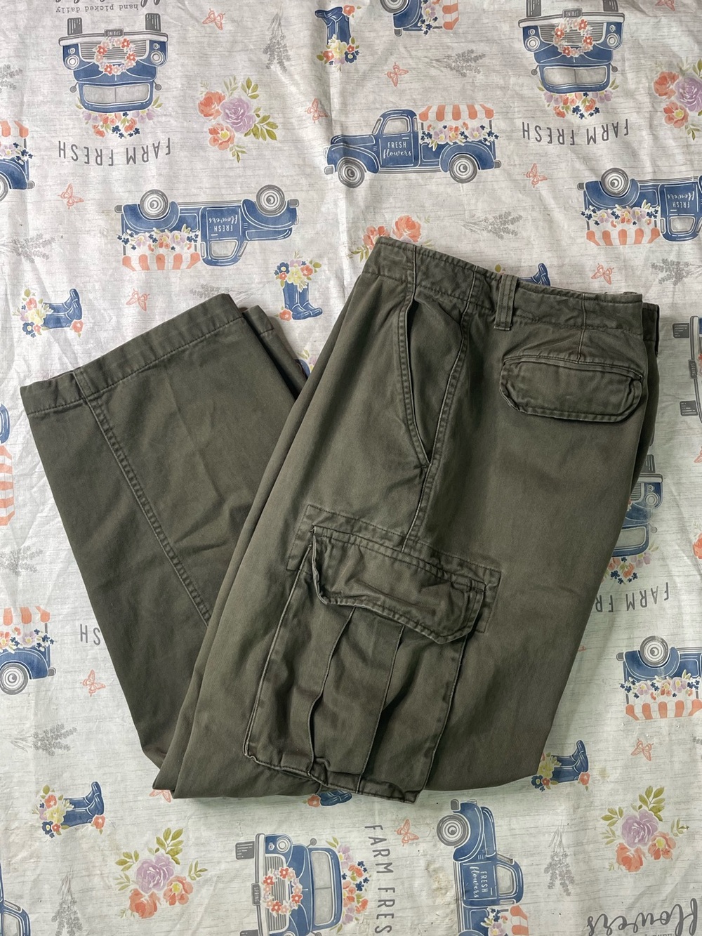 Gap Men’s Olive Military Green Cargo Pants Size 36x30